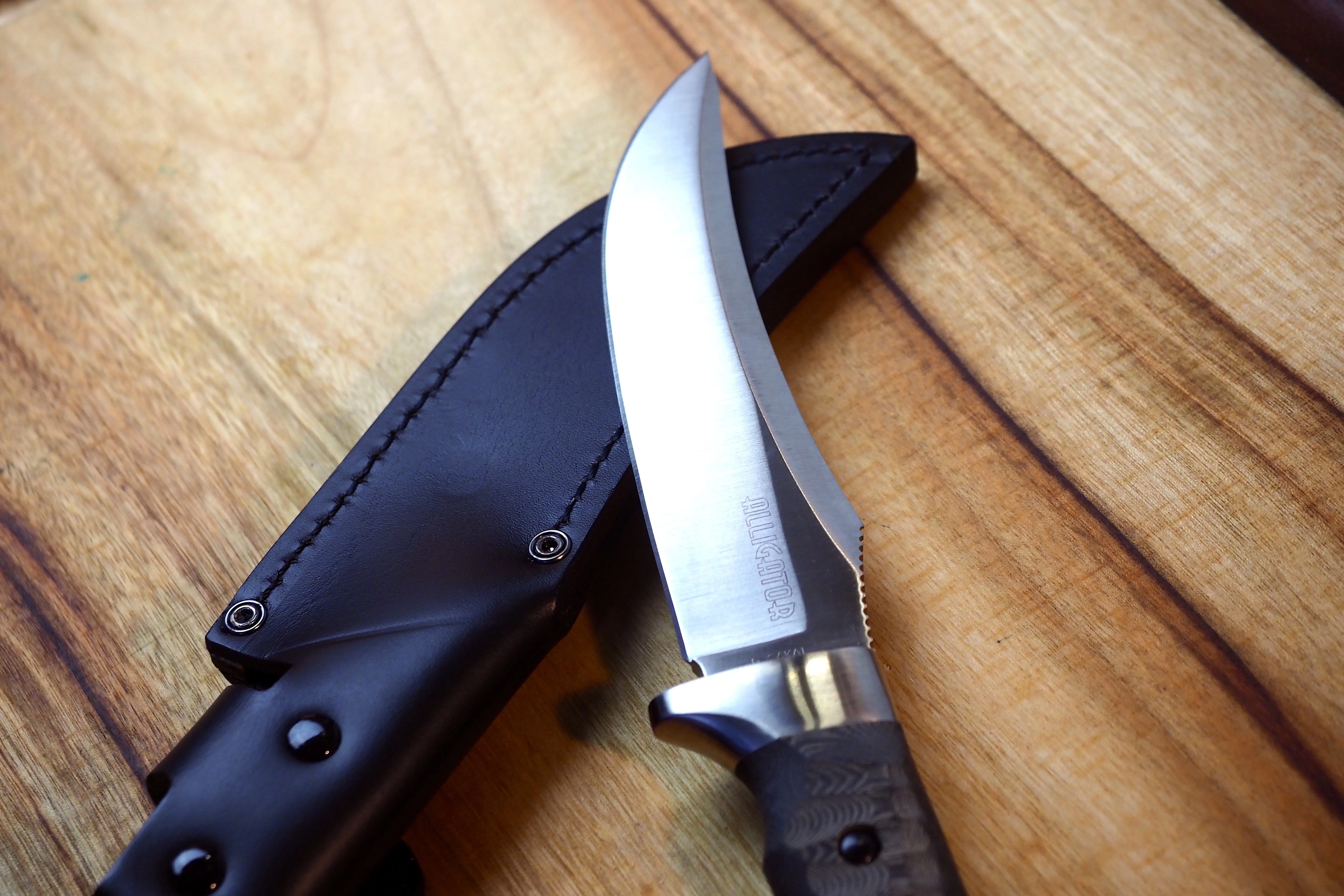 Outdoor Knife - ALLIGATOR Fixed VG10 Steel with Micarta Handle (Leather Sheath Included)